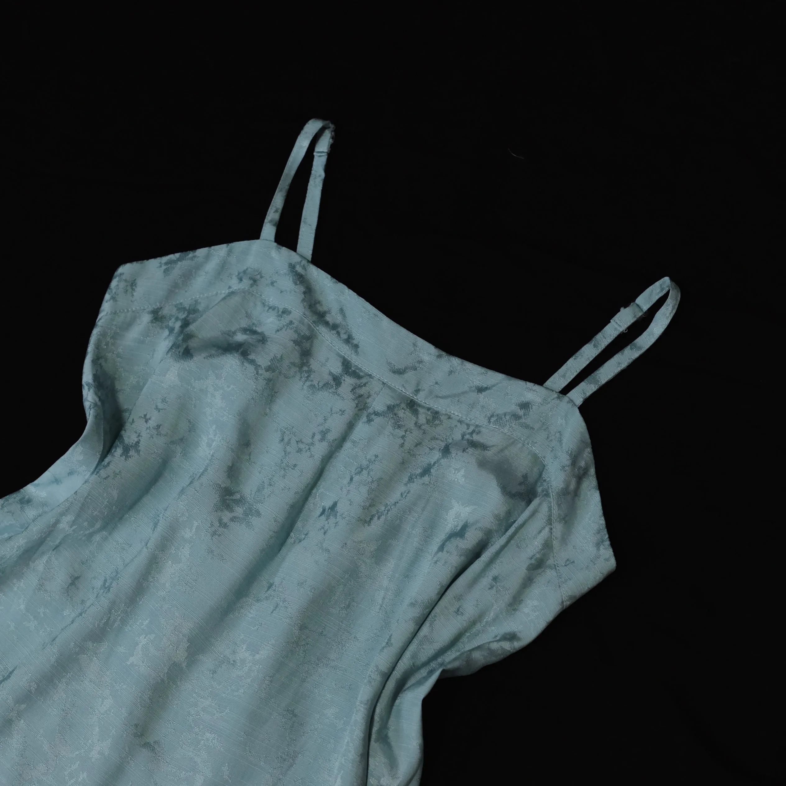 Dong Men 东门 Eastern Gate Song Dynasty Pearl Trim Moxiong Undergarment